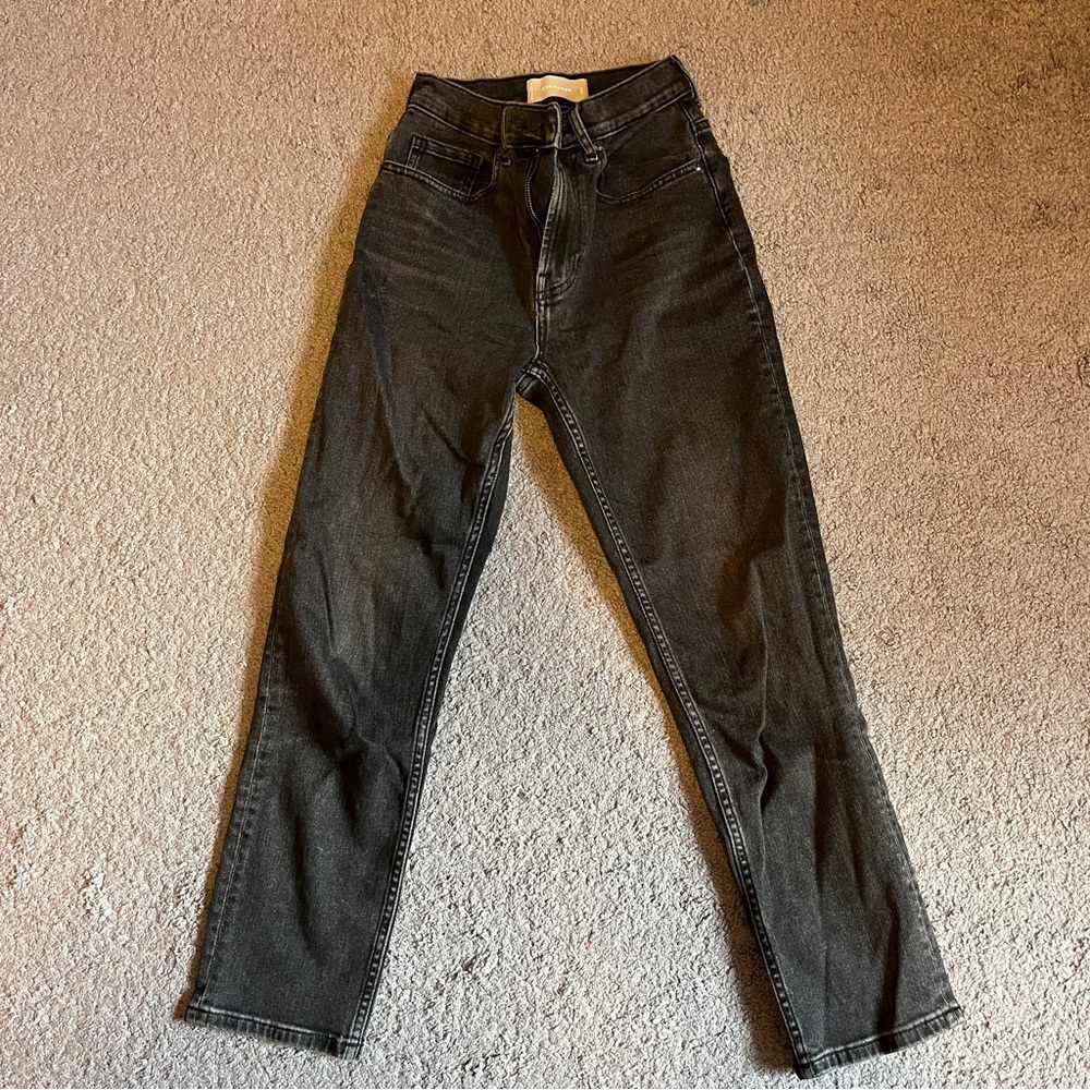 Everlane Original Cheeky Ankle Jean in Washed Black